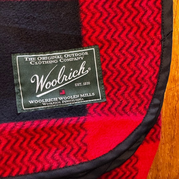 Woolrich Red and Black Wool Blanket - Picture 2 of 6
